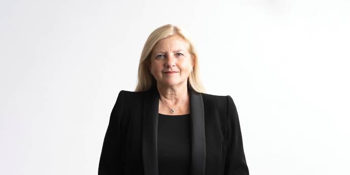 Julia Hoare