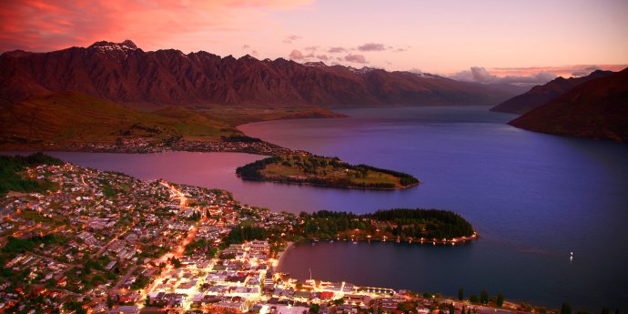 queenstown at night