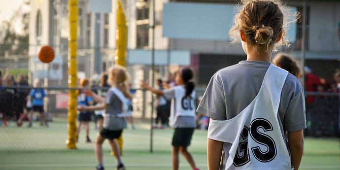 Children playing netball