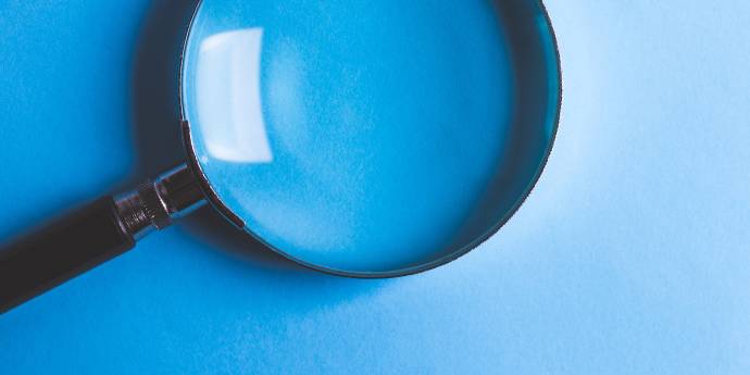 magnifying glass blue